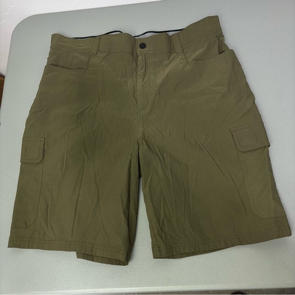 Orvis Green Cargo Fishing Outdoor Men's Shorts Size 38 Nylon Flat Front - Picture 1 of 8